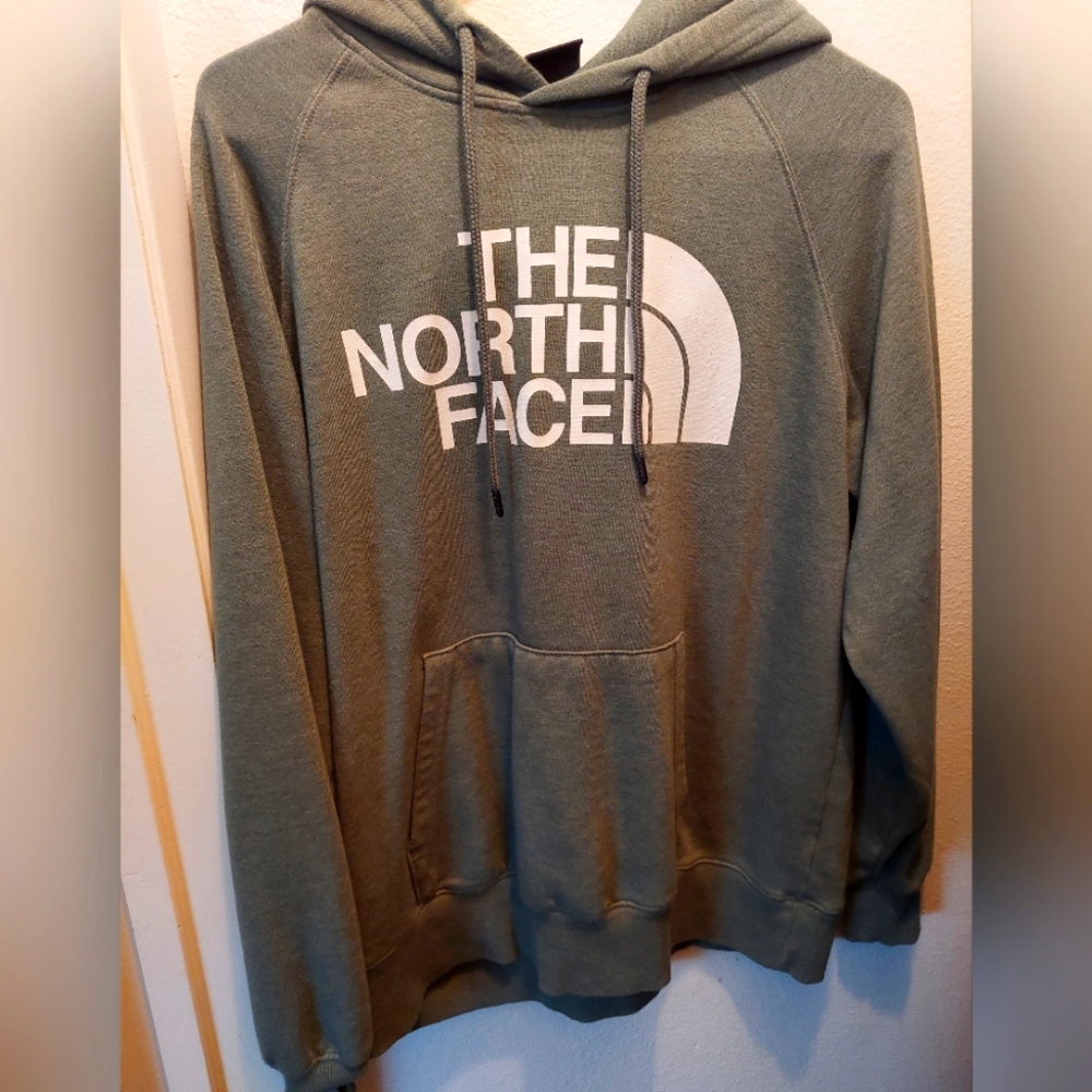 The North Face Hoodie Medium